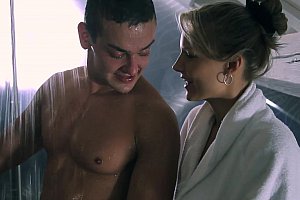 女人被狂躁c到高潮失禁